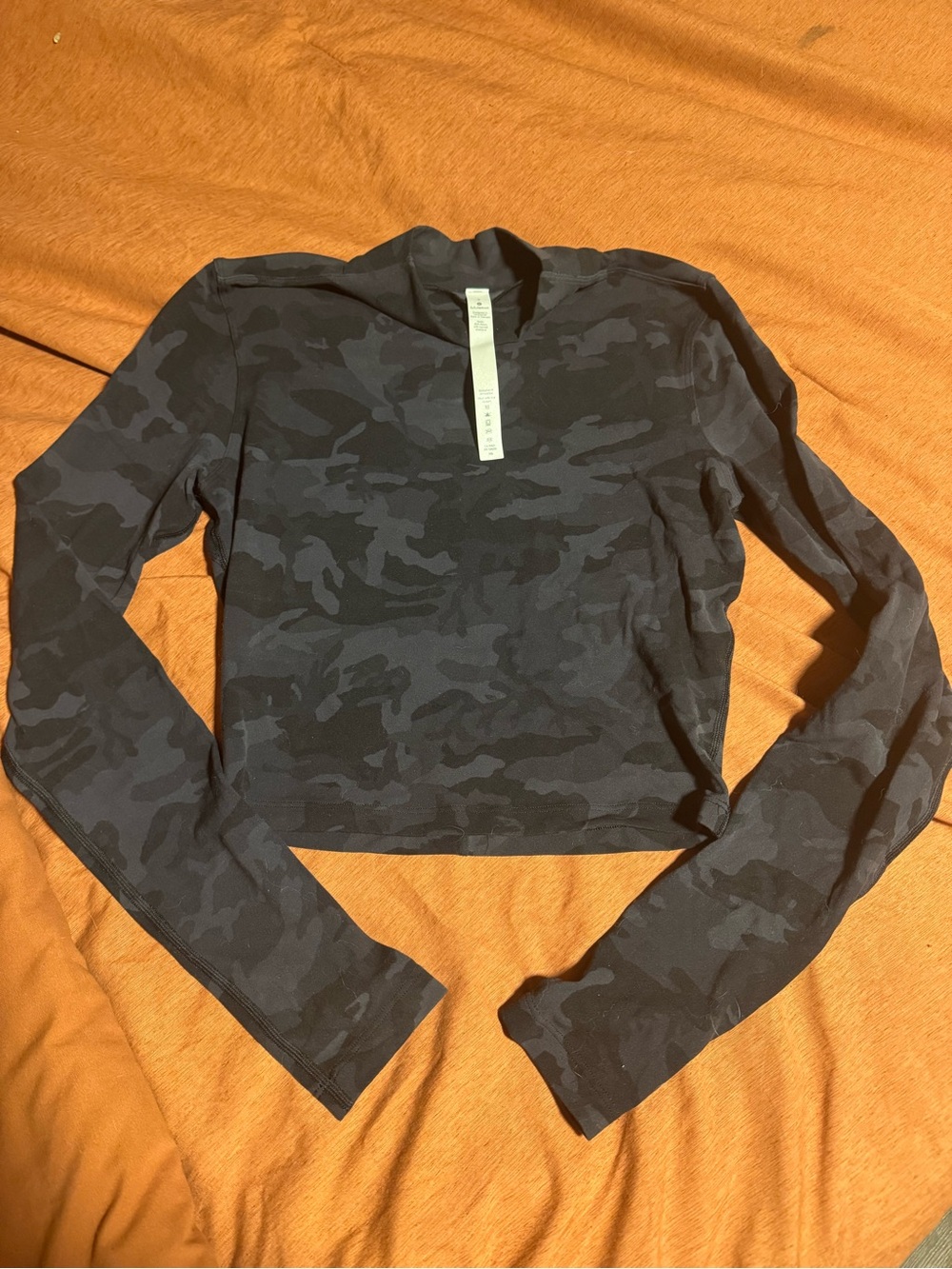 Lululemon all aligned mock neck long sleeve black camo Niki cropped sz 4